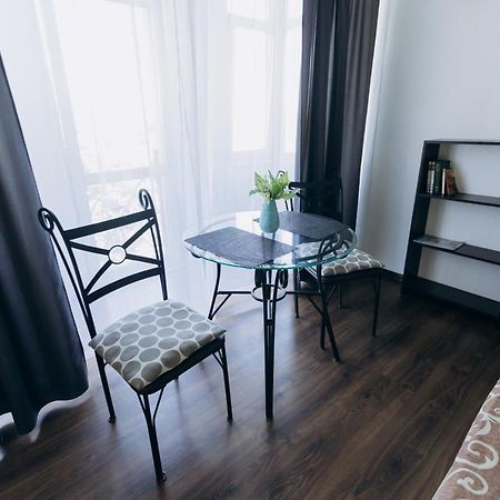 Apartments Біля Жд Вокзалу Ivano-Frankivsk Exterior foto
