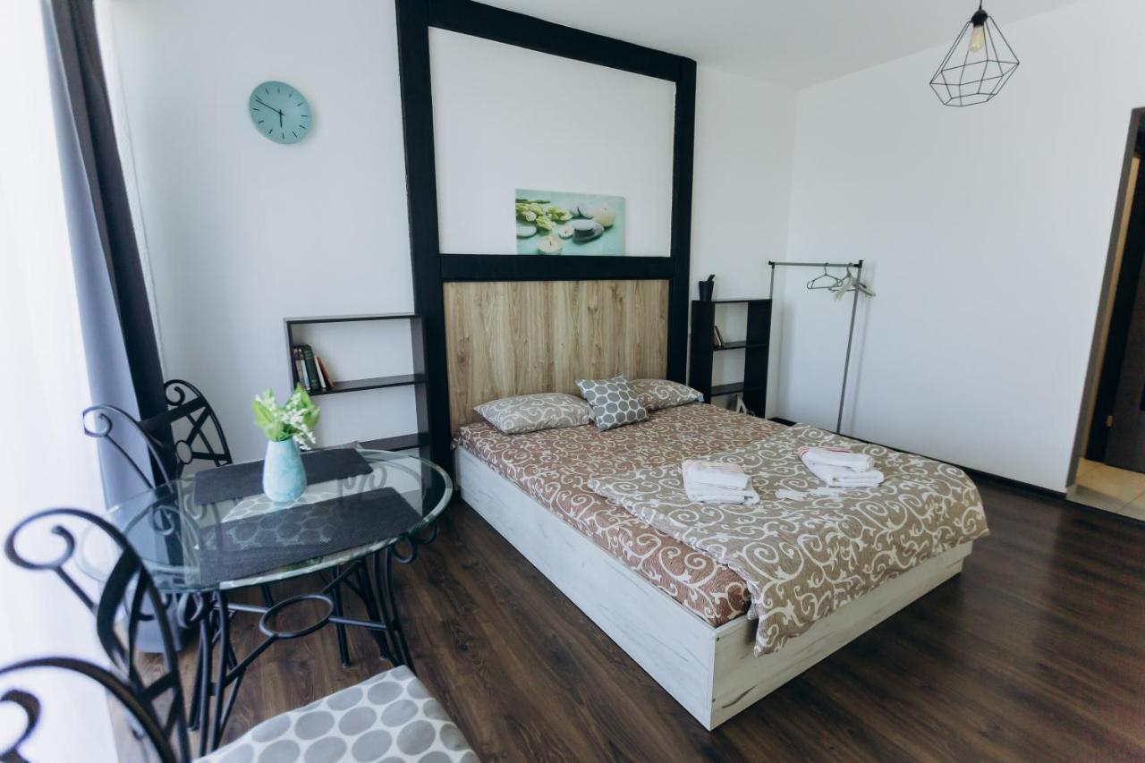 Apartments Біля Жд Вокзалу Ivano-Frankivsk Exterior foto