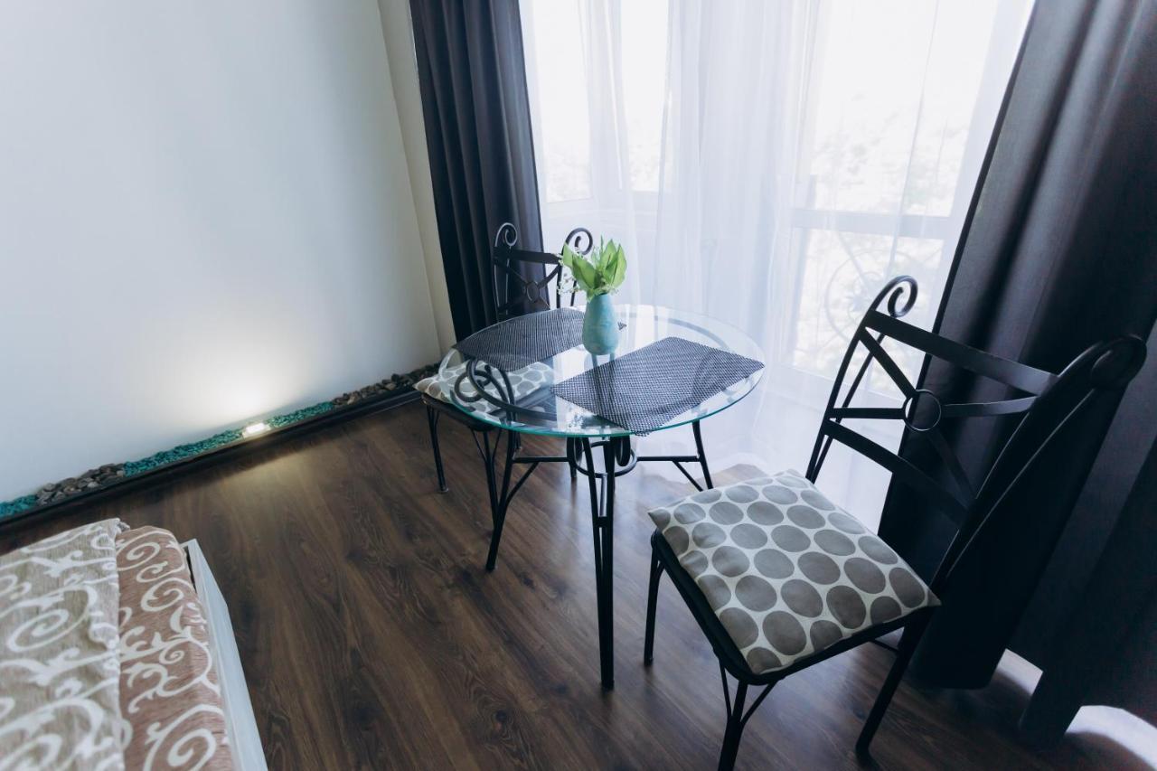 Apartments Біля Жд Вокзалу Ivano-Frankivsk Exterior foto