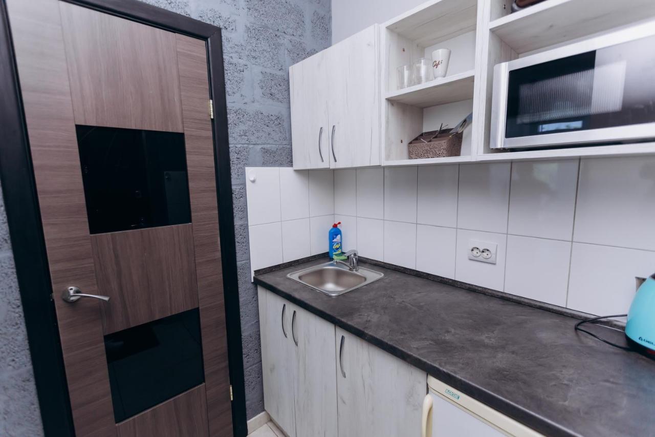 Apartments Біля Жд Вокзалу Ivano-Frankivsk Exterior foto