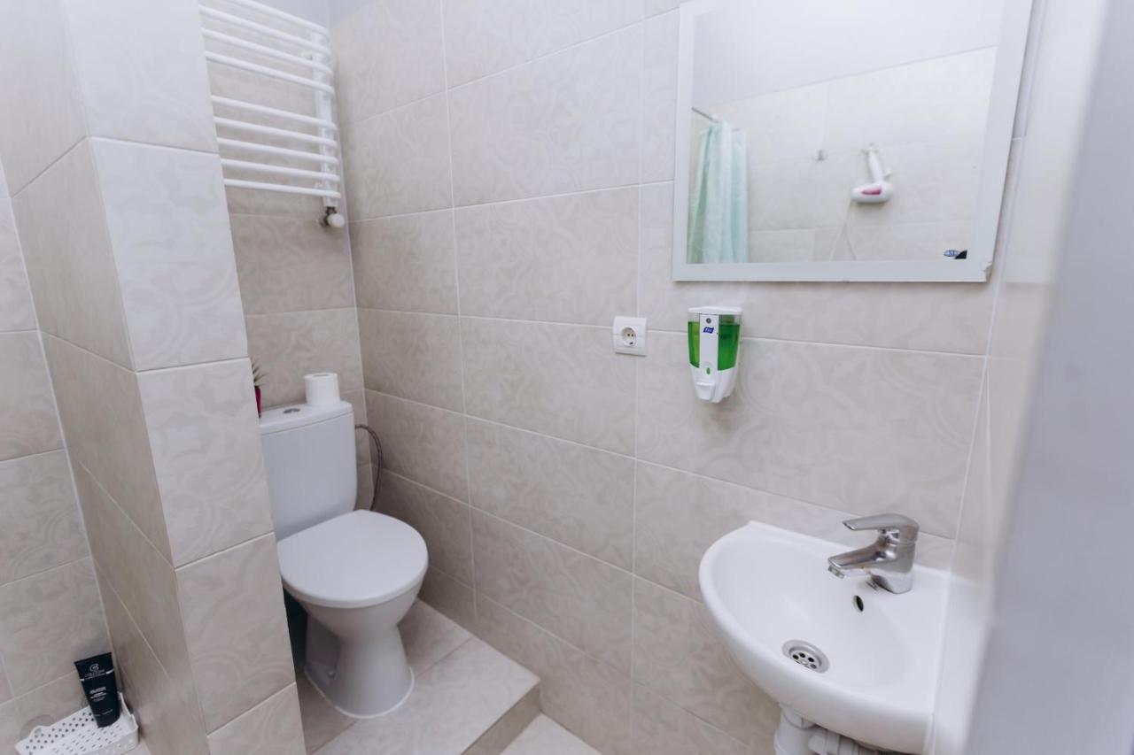 Apartments Біля Жд Вокзалу Ivano-Frankivsk Exterior foto